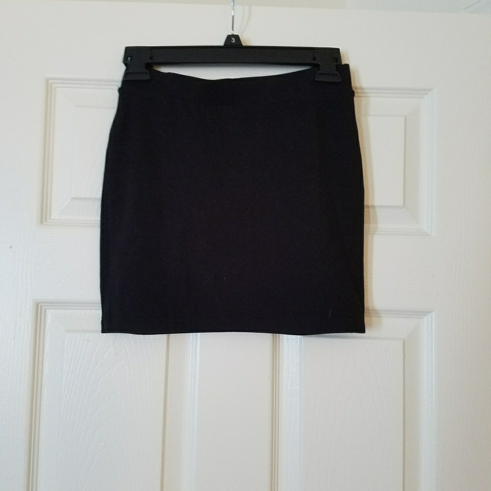 Forever 21 BodyCon Black Mini Skirt Size S